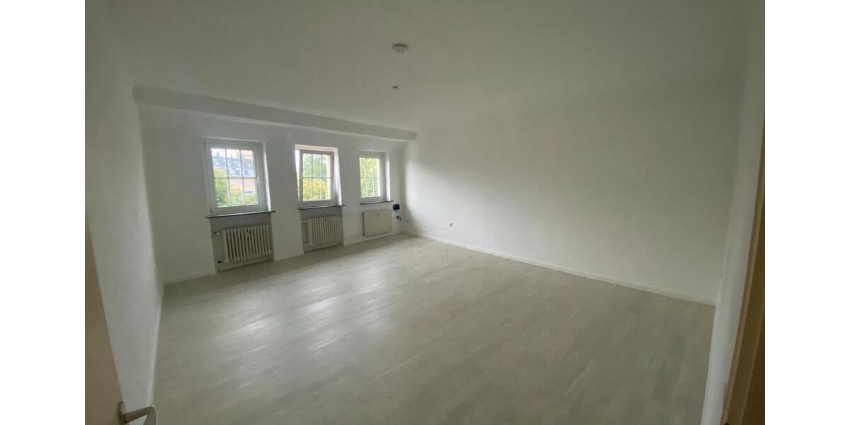 Wohnen auf Zeit Detmold - 3 Zimmer, 110 m&sup2;, 530&euro; | Angebot:26359942