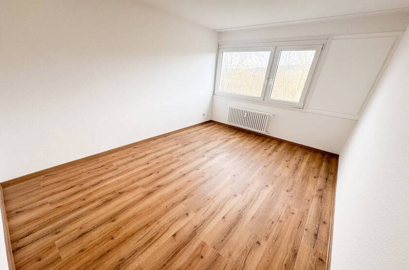 3-ZIMMER-WOHNUNG MIT BALKON UND SCHÖNER FERNSICHT 3 zimmer