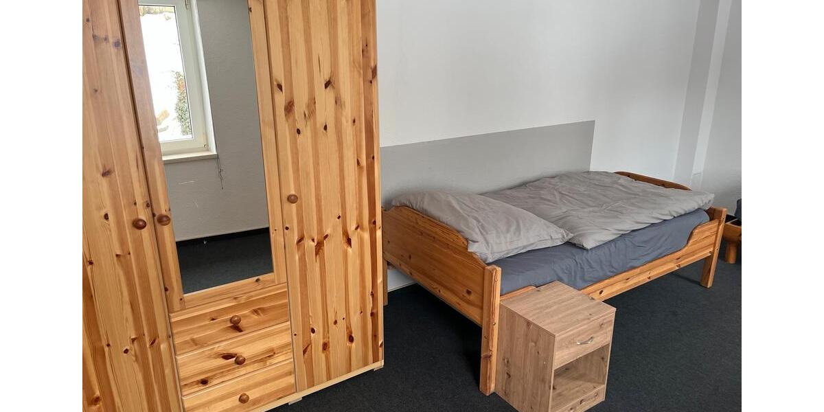 Wohnen auf Zeit Bad Arolsen - 7 Zimmer, 180 m&sup2;, 18&euro; | Angebot:24784198