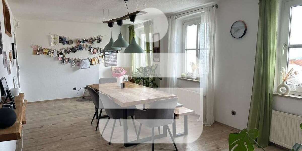 Etagenwohnung Untergriesbach - 4 Zimmer, 117 m&sup2;, 950&euro; | Angebot:25198653