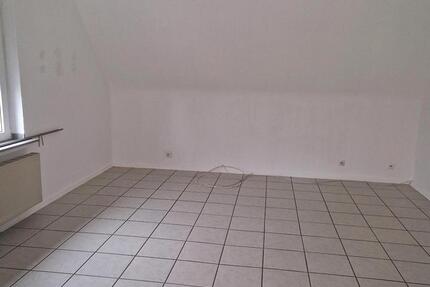 2 Zi, 68 qm, Dachgeschoss Wohn. m. Balkon, Marienberg, 1 Etage 2 zimmer