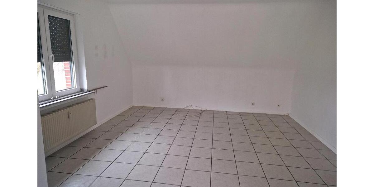 2 Zi, 68 qm, Dachgeschoss Wohn. m. Balkon, Marienberg, 1 Etage 2 zimmer