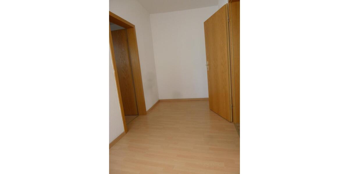 Dachgeschoßwohnung Teuchern - 2.5 Zimmer, 64 m&sup2;, 288&euro; | Angebot:24344621