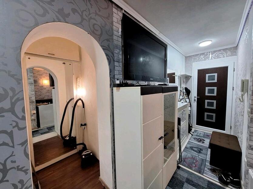 Kleines WG Zimmer mit Balkon über die Dächer von Leverkusen
