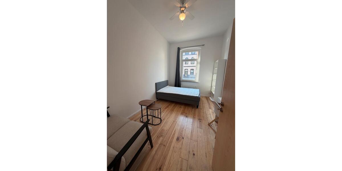 Hochparterre Köln Rodenkirchen - 1 Zimmer, 30 m&sup2;, 1.050&euro; | Angebot:26221220