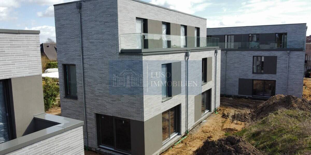 Doppelhaushälfte Wedel Marienhof - 4 Zimmer, 132 m&sup2;, 3.000&euro; | Angebot:26105594