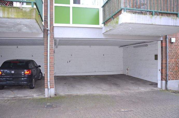 Gepflegte Altbau- ObergeschossWohnung mit überdachtem PKW-Stellplatz und guter Raumaufteilung in beliebter Wohnlage in Hamburg- Eimsbüttel