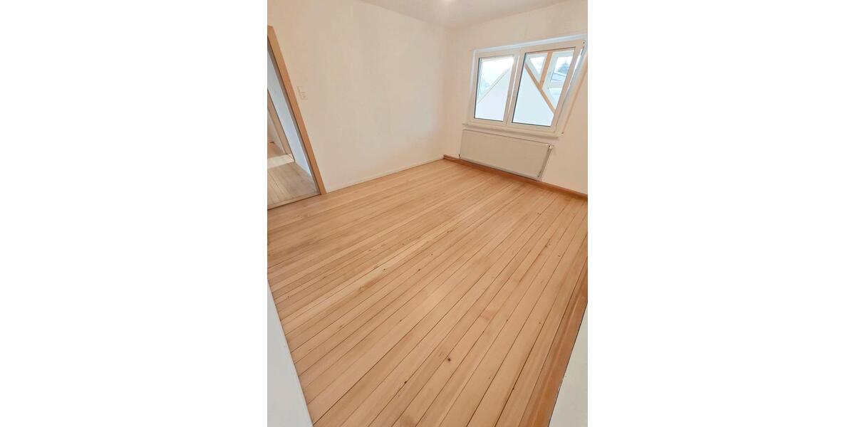 Etagenwohnung Malsch - 3 Zimmer, 100 m&sup2;, 850&euro; | Angebot:23834914