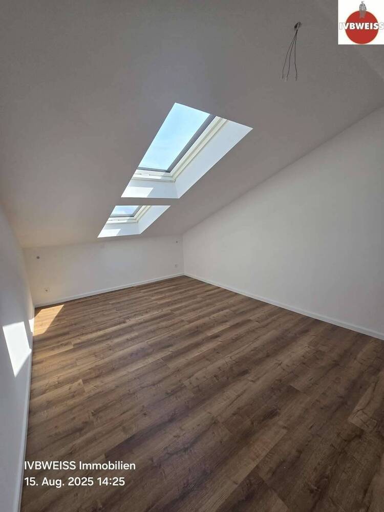 ERSTBEZUG NACH DACHAUSBAU Wohnen im Graefekiez (Schönleinstr.), 2 Zimmer, Terrasse, extrem hell