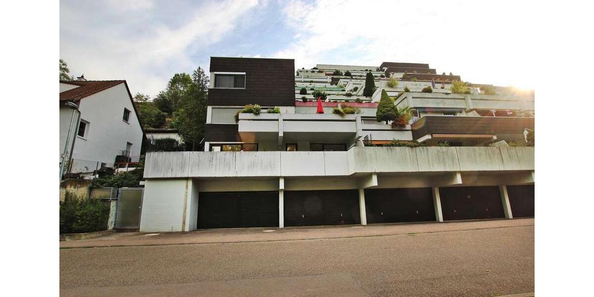 Terrassentraum: Gemütliche Wohlfühlwohnung mit großer Terrasse, nahe Bosch, Porsche, Trumpf. 2 zimmer