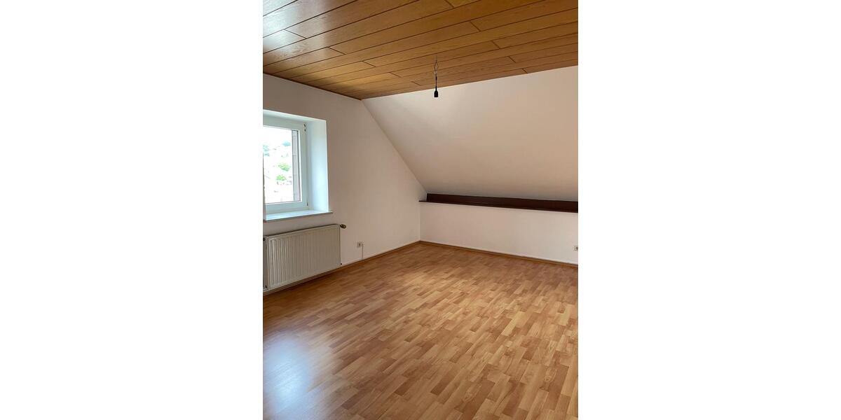 Dachgeschoßwohnung Breitenbach - 5 Zimmer, 110 m&sup2;, 770&euro; | Angebot:24592735