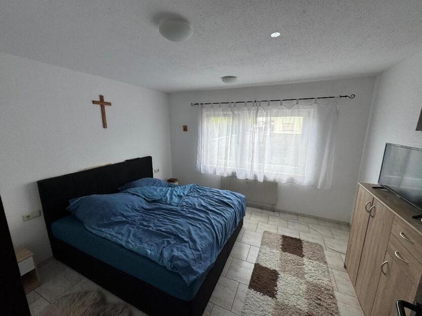 Vermiete zentrale 3-Zimmer-Wohnung mit Balkon & TG-Stellplatz zimmer