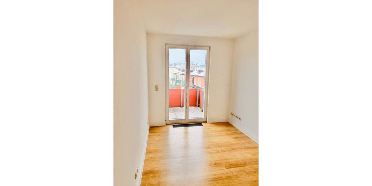 Etagenwohnung Schwerin Feldstadt - 4 Zimmer, 95 m&sup2;, 1.190&euro; | Angebot:25735304