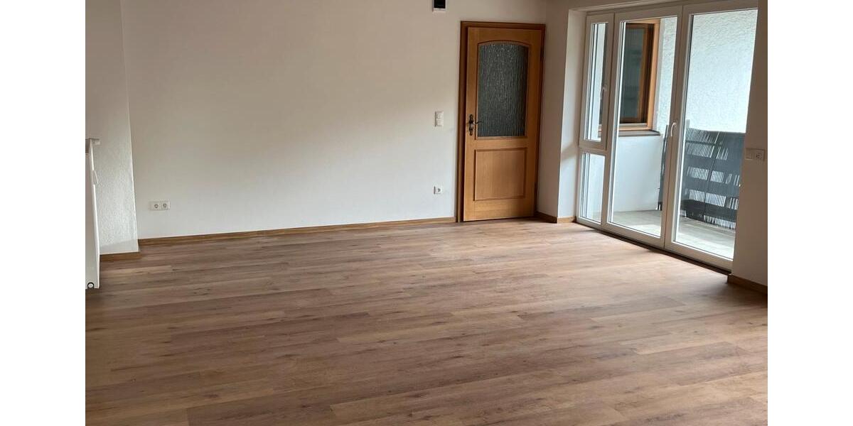 Etagenwohnung Marktoberdorf - 3 Zimmer, 100 m&sup2;, 990&euro; | Angebot:26413550