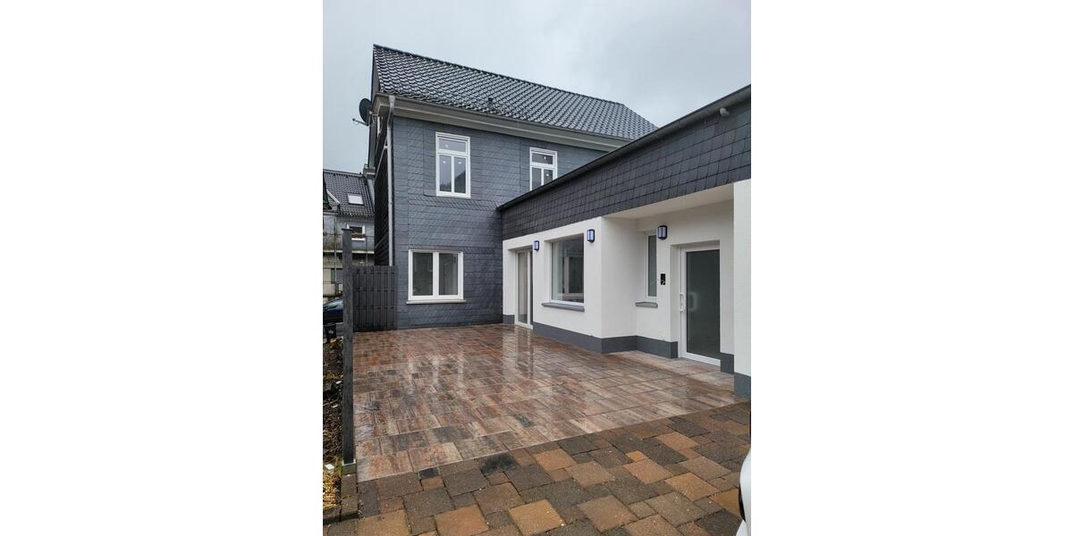 Erdgeschoßwohnung Hückeswagen - 4 Zimmer, 150 m&sup2;, 1.500&euro; | Angebot:24749916