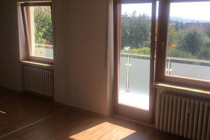 +++ Gepflegte 4 Zi. Whg, inkl. Balkon, Garage und Kellerraum +++