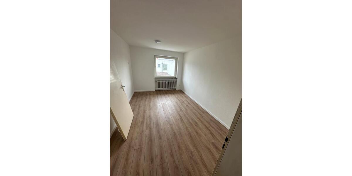 Etagenwohnung Büdingen - 4 Zimmer, 102 m&sup2;, 1.050&euro; | Angebot:26694096