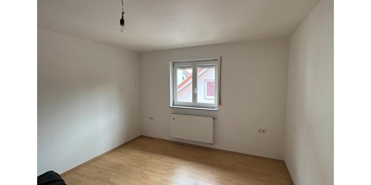 Etagenwohnung Groß-Zimmern Zimmern - 3 Zimmer, 100 m&sup2;, 1.350&euro; | Angebot:26493142