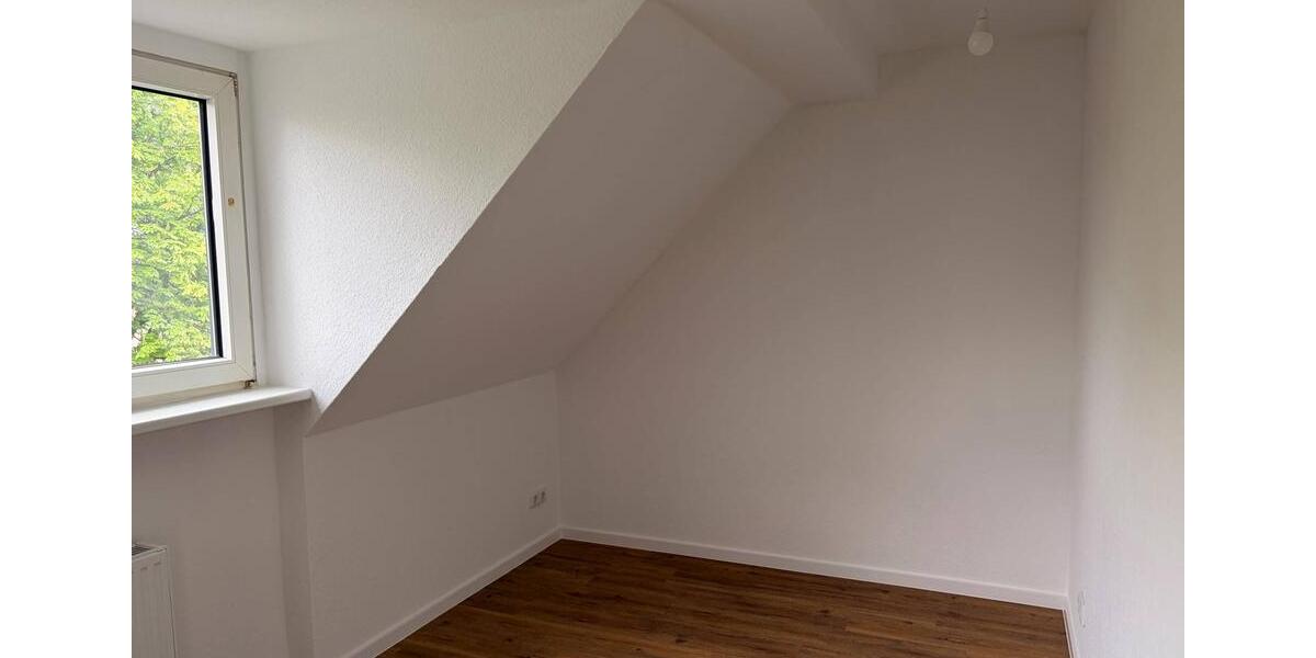 Dachgeschoßwohnung Düsseldorf Stadtbezirk 9 - 2 Zimmer, 49 m&sup2;, 590&euro; | Angebot:26182891