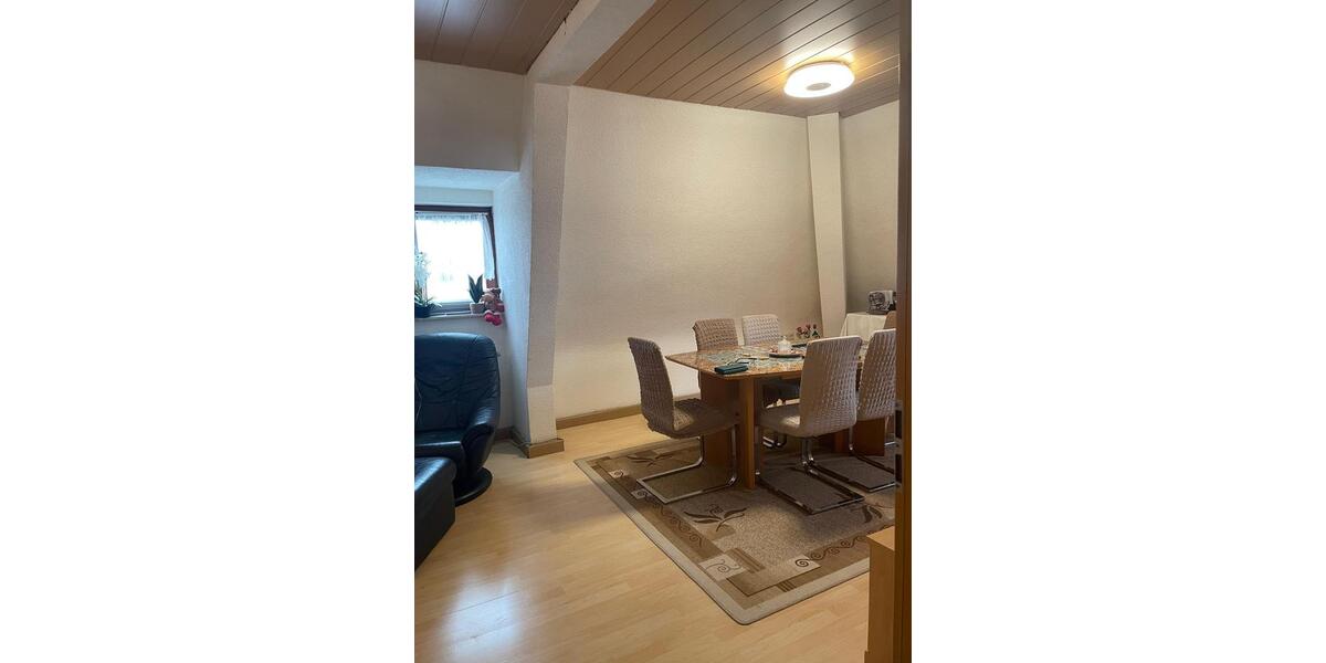 Dachgeschoßwohnung Aalen - 3 Zimmer, 78 m&sup2;, 800&euro; | Angebot:25856662