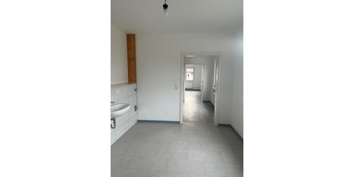 Einfamilienhaus Haldensleben - 5 Zimmer, 150 m&sup2;, 900&euro; | Angebot:25571006