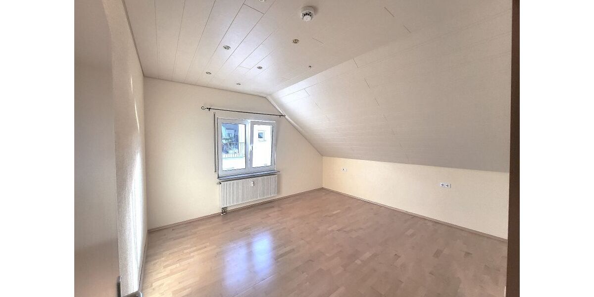 WOHLFÜHLOASE* 4,5 Zi. Penthousefeeling* inkl. U-EBK zum 1.7.26 max. 3 Pers. NR - Einfamilienhaus Lorch | Angebot:26758674