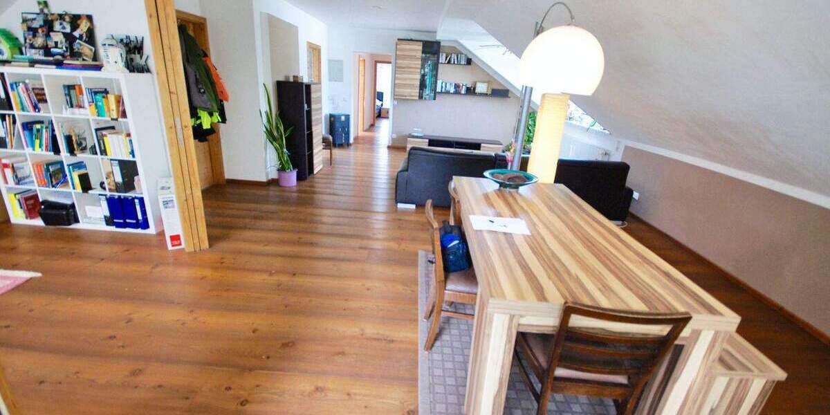 TOLLE 4 ZW mit Wellness Bad, EBK, Dielenboden, etc. 4 zimmer