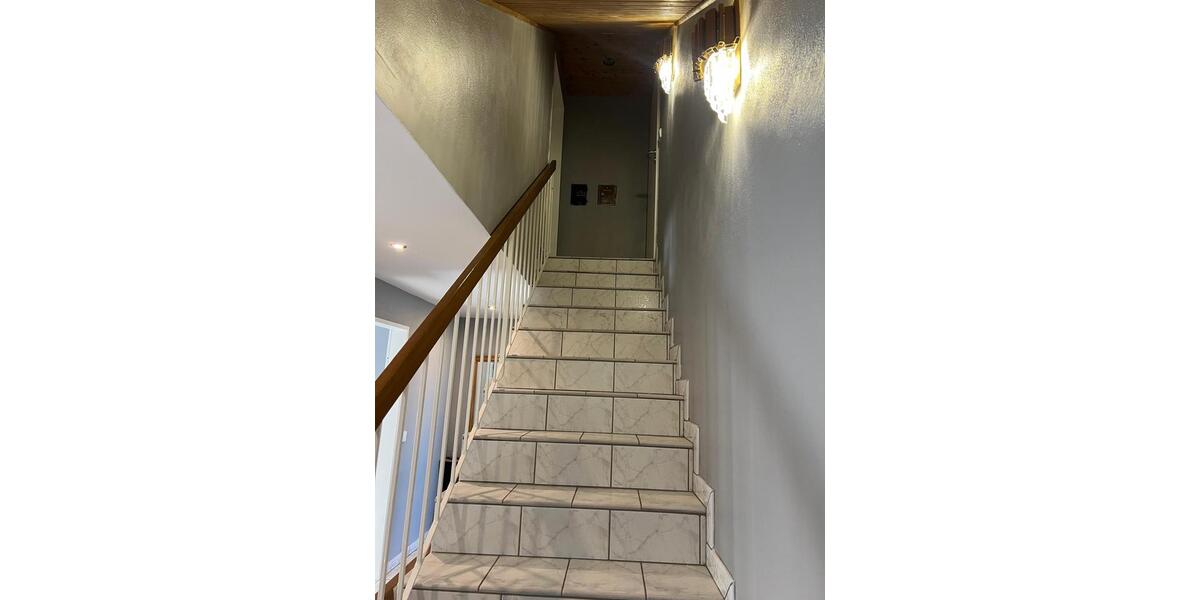 Doppelhaushälfte Weichs - 6 Zimmer, 160 m&sup2;, 3.400&euro; | Angebot:25841108