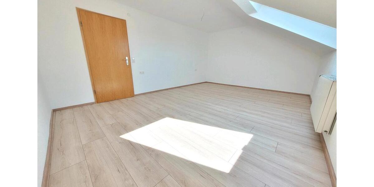 Dachgeschoßwohnung Frickingen - 4 Zimmer, 88 m&sup2;, 1.300&euro; | Angebot:26212062