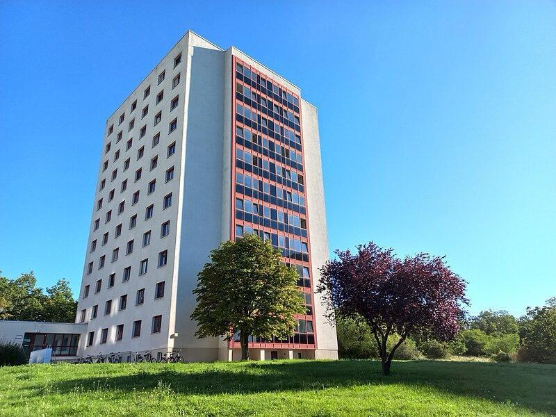 WG Zimmer Studentenwohnheim Halle 24qm Frauen zimmer