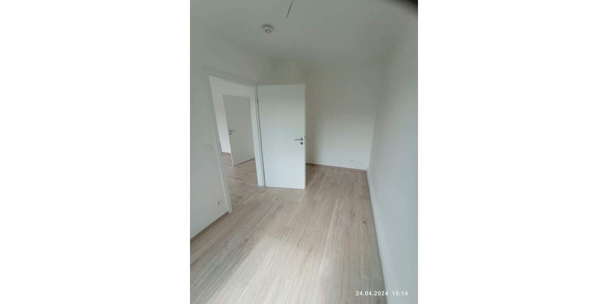 Etagenwohnung Bitterfeld-Wolfen Wolfen - 4 Zimmer, 70 m&sup2;, 490&euro; | Angebot:25050595