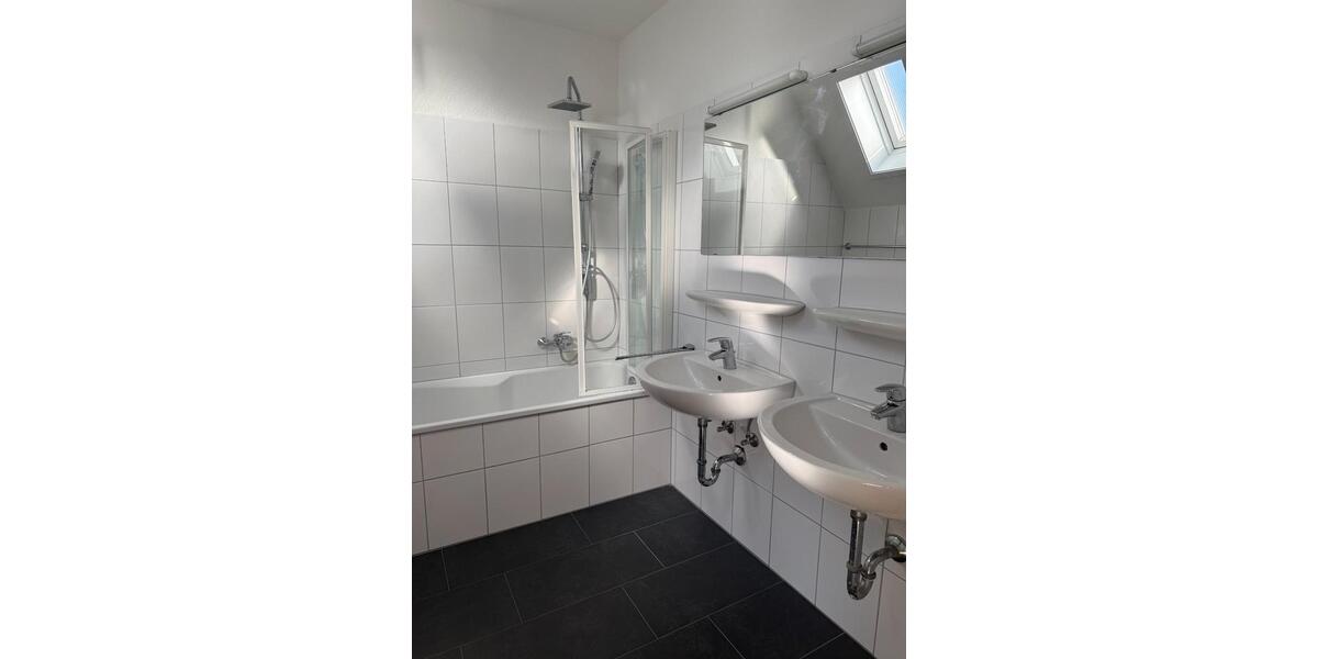Maisonettenwohnung Köln Rodenkirchen - 3 Zimmer, 102 m&sup2;, 1.375&euro; | Angebot:26367887