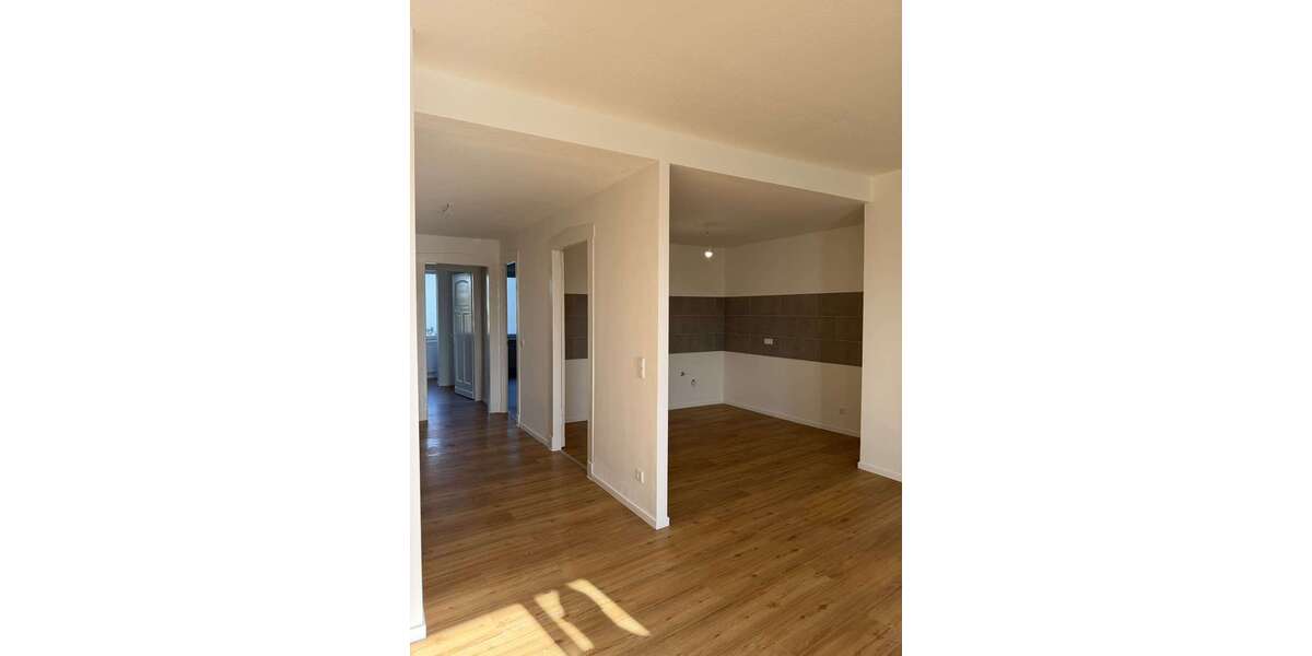 Etagenwohnung Solingen - 3 Zimmer, 88 m&sup2;, 880&euro; | Angebot:25305433