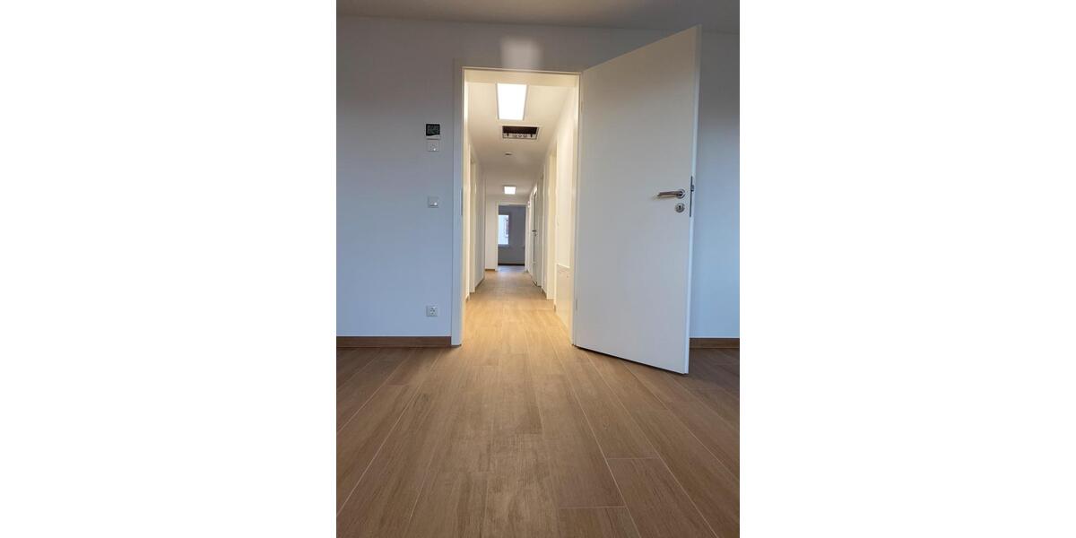 Dachgeschoßwohnung Karlsburg - 4 Zimmer, 94 m&sup2;, 1.100&euro; | Angebot:25408150