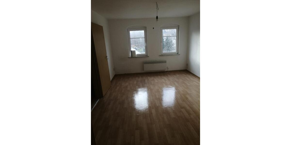 Dachgeschoßwohnung Waldheim - 1.5 Zimmer, 33 m&sup2;, 150&euro; | Angebot:25810295