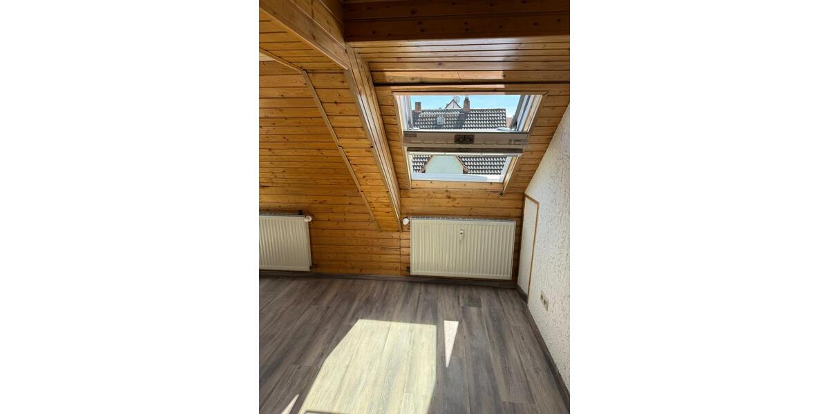 Dachgeschoßwohnung Reiskirchen - 3 Zimmer, 66 m&sup2;, 590&euro; | Angebot:24878830