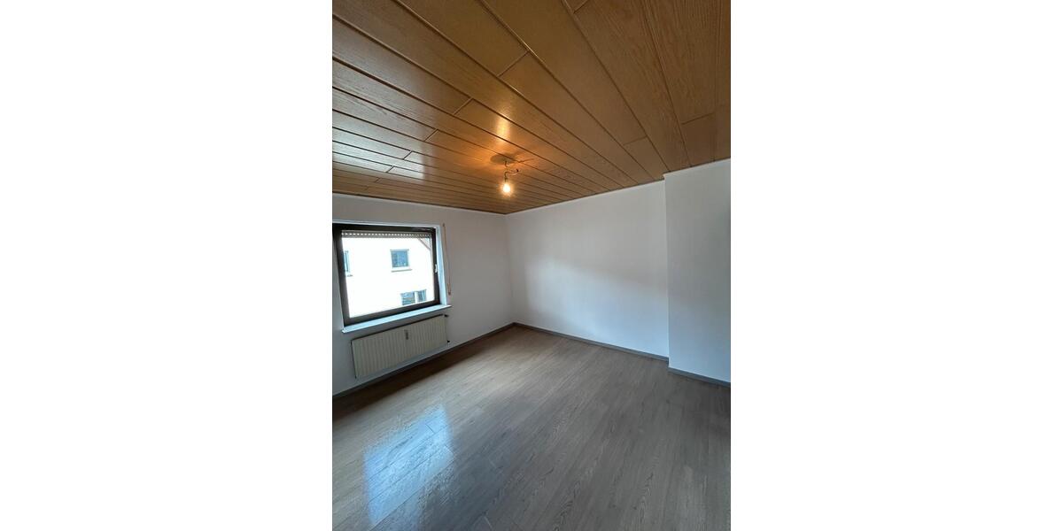Etagenwohnung Elz - 6 Zimmer, 71 m&sup2;, 800&euro; | Angebot:26548791