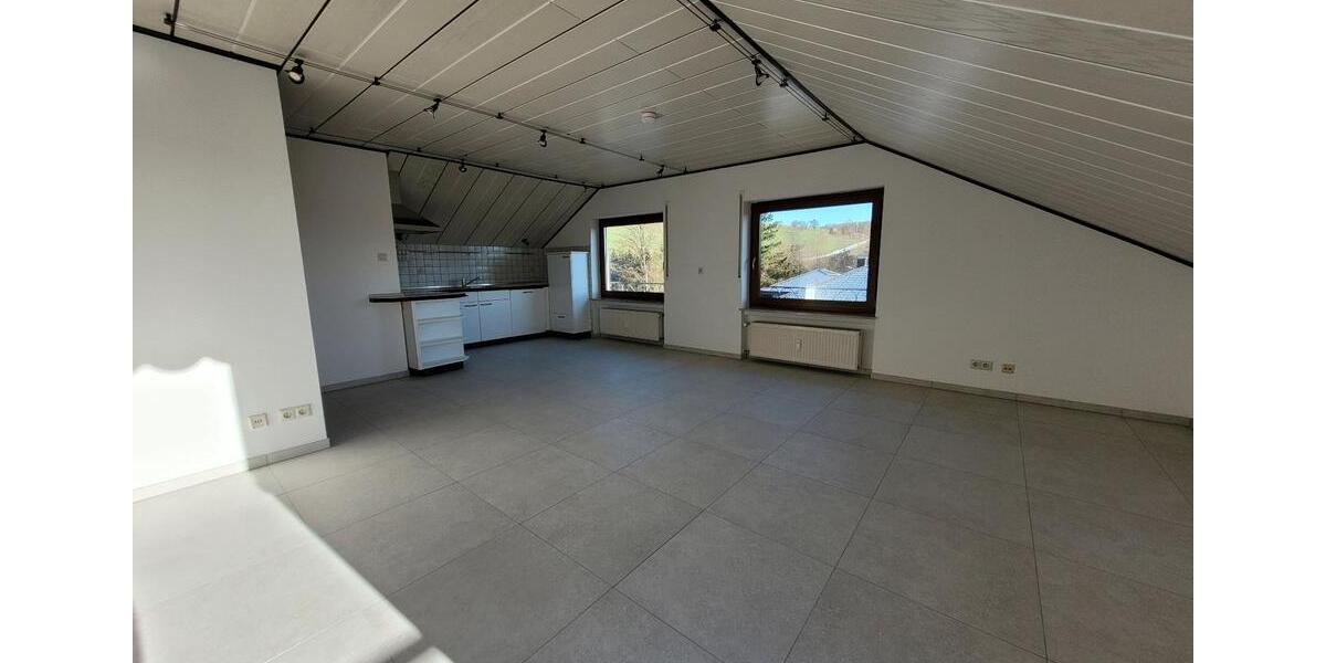 Dachgeschoßwohnung Igersheim - 2.5 Zimmer, 62 m&sup2;, 589&euro; | Angebot:26527387