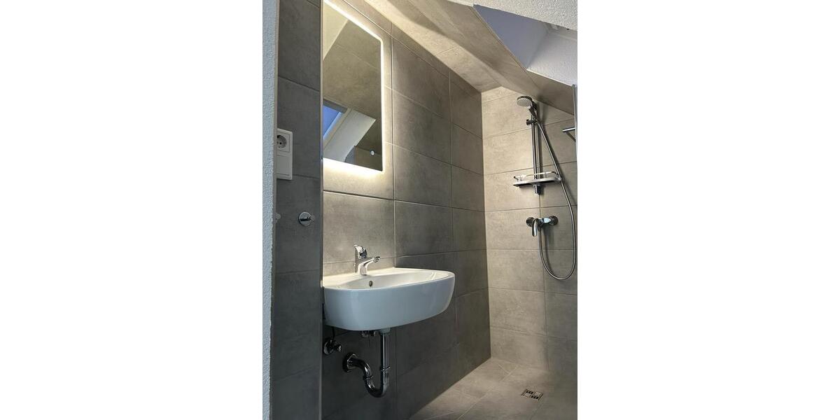 Dachgeschoßwohnung Haßmersheim - 3 Zimmer, 74 m&sup2;, 750&euro; | Angebot:26690356
