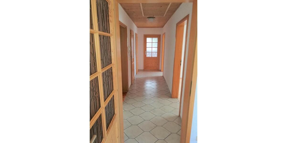 Dachgeschoßwohnung Schlüchtern - 4 Zimmer, 125 m&sup2;, 950&euro; | Angebot:26620839
