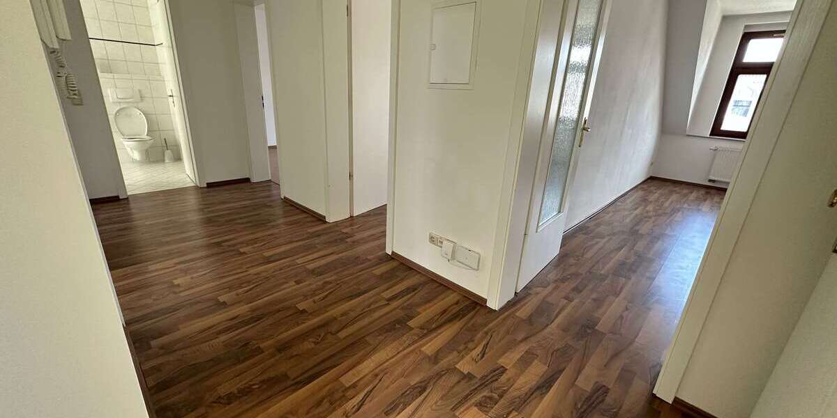 Etagenwohnung Chemnitz Schloßchemnitz - 3 Zimmer, 75 m&sup2;, 380&euro; | Angebot:26186459