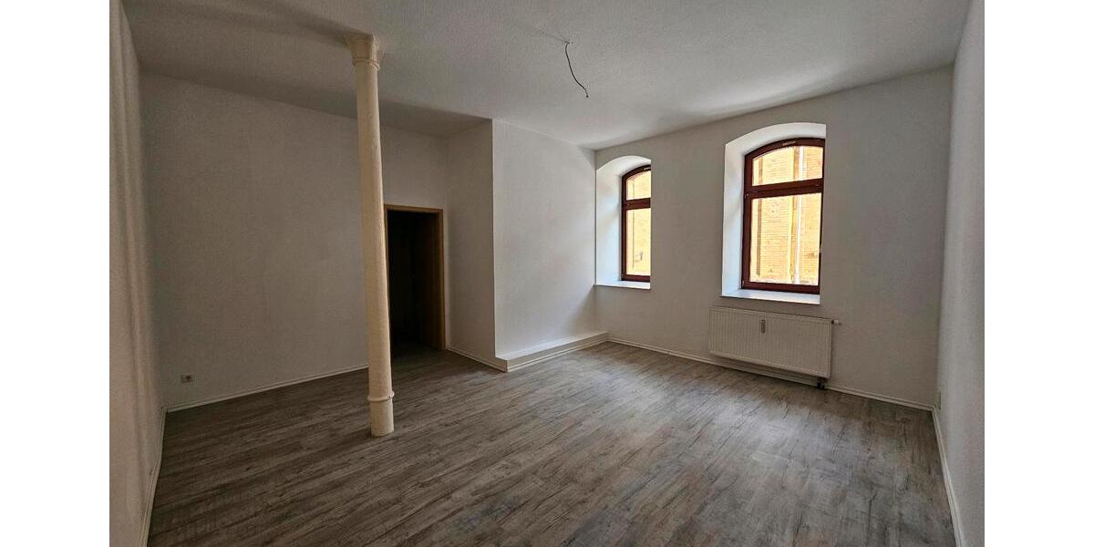Erdgeschoßwohnung Crimmitschau - 4 Zimmer, 135 m&sup2;, 1.249&euro; | Angebot:24773905