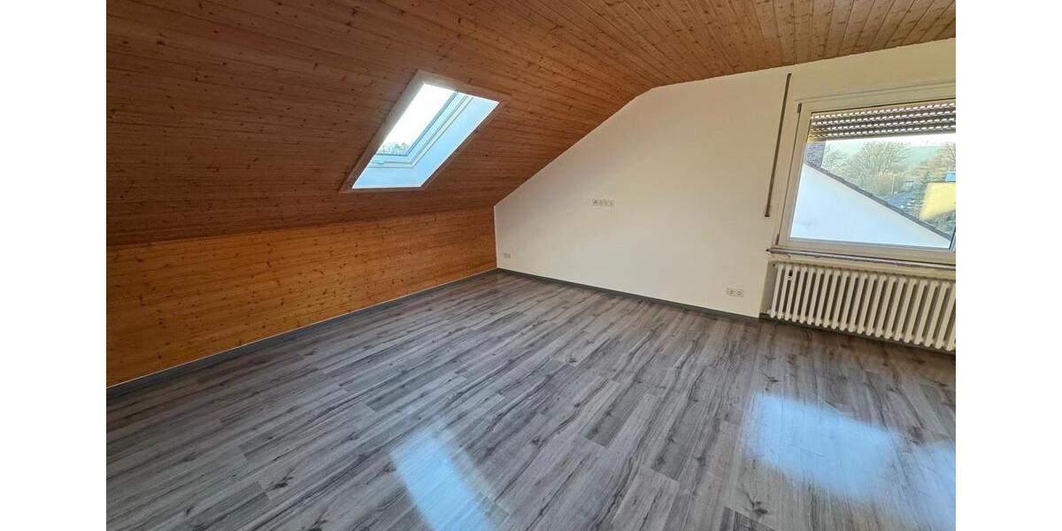 Etagenwohnung Bad Hersfeld - 4 Zimmer, 90 m&sup2;, 1.000&euro; | Angebot:25639132