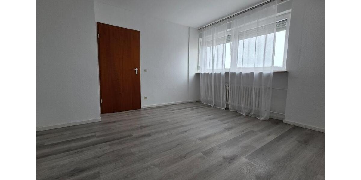 Dachgeschoßwohnung Waldsee - 4 Zimmer, 121 m&sup2;, 1.000&euro; | Angebot:24845356
