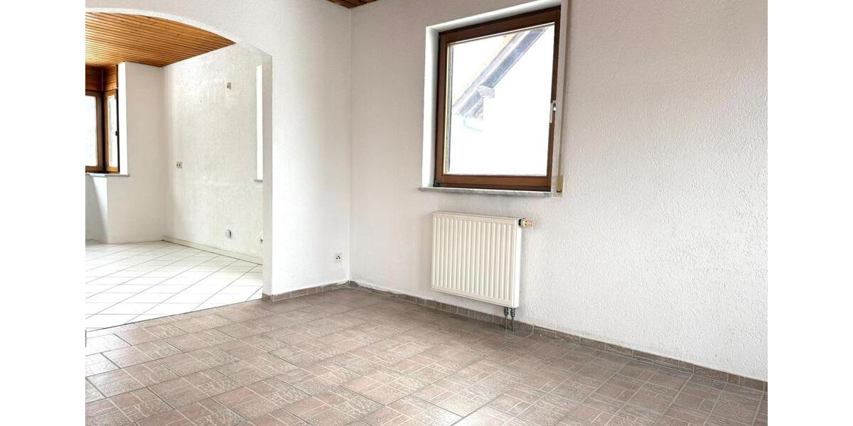 Etagenwohnung Reichenbach im Vogtland - 3 Zimmer, 78 m&sup2;, 546&euro; | Angebot:26232053