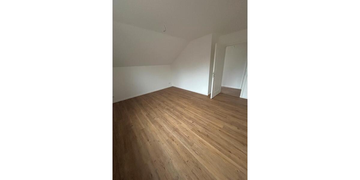 Dachgeschoßwohnung Weddingstedt - 2 Zimmer, 75 m&sup2;, 880&euro; | Angebot:26036272