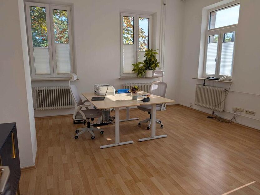 Helle Büroräume und Coworkingplätze in Erlangen - All-in-Miete zimmer