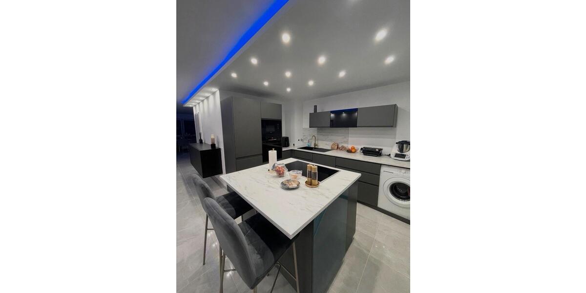 Hochparterre Köln - 2 Zimmer, 70 m&sup2;, 1.700&euro; | Angebot:26702400