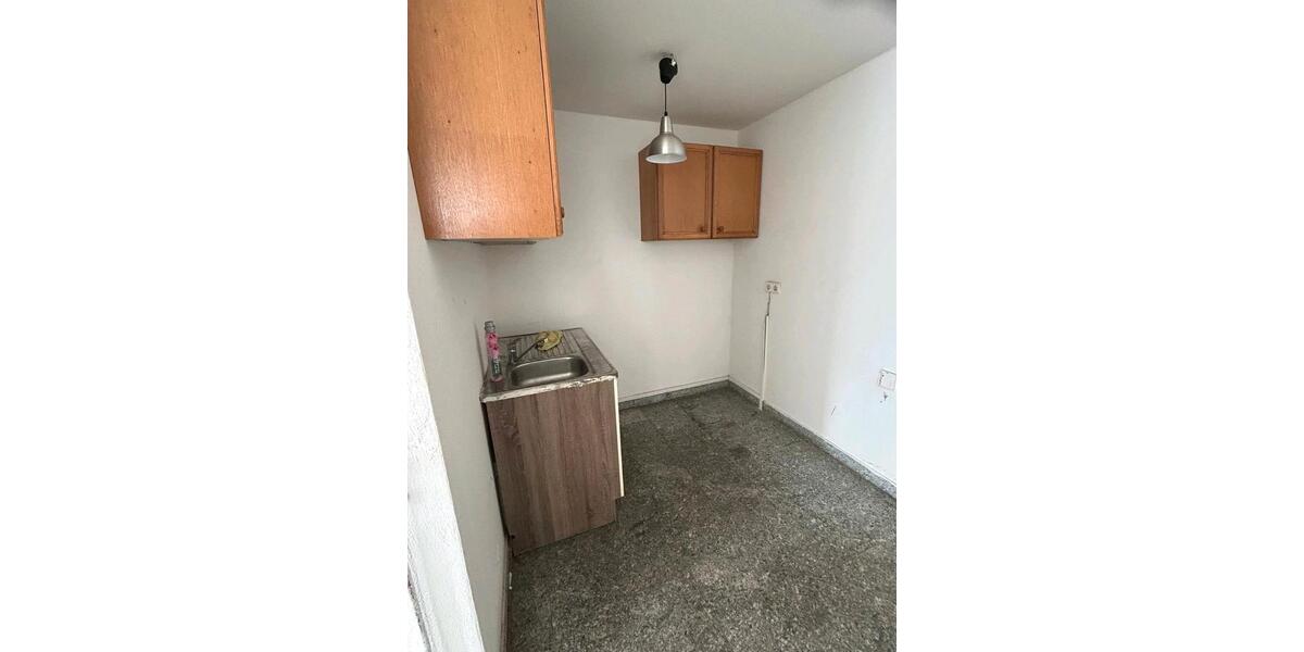 Großes Einfamilienhaus über drei Stockwerke 6 zimmer