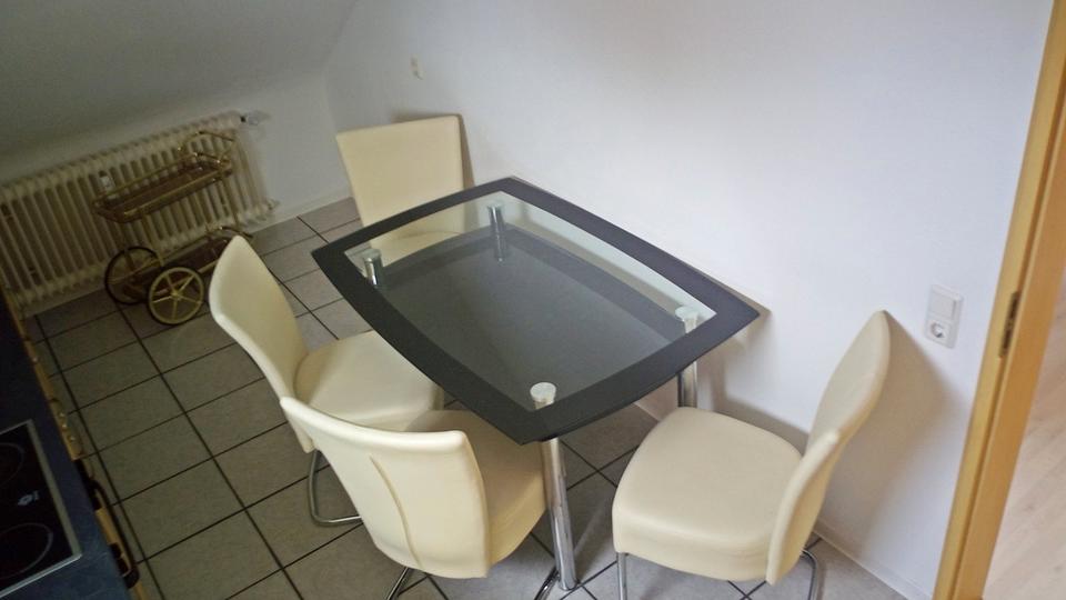 Dachgeschoßwohnung Riegelsberg - 3 Zimmer, 100 m&sup2;, 680&euro; | Angebot:26287855